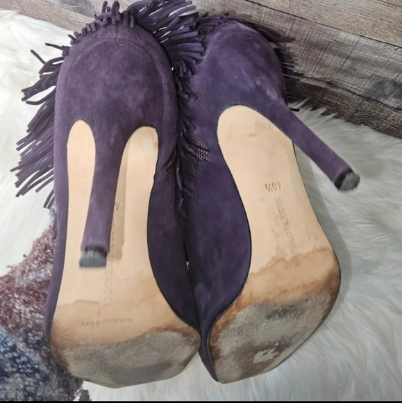 Manolo Blahnik Nabuoppla Fringe Ankle Boot in Plum Purple Size 40.½ - Picture 7 of 12